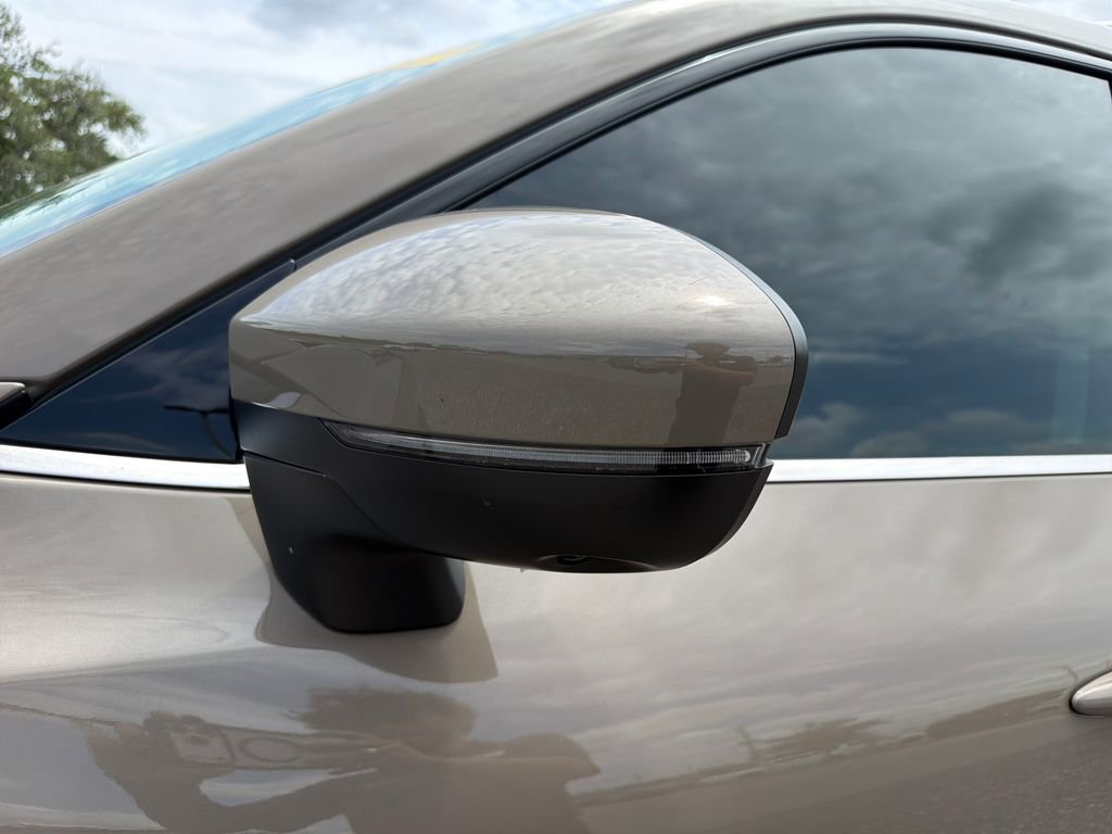 Certified 2024 Nissan Pathfinder Platinum FWD image 12