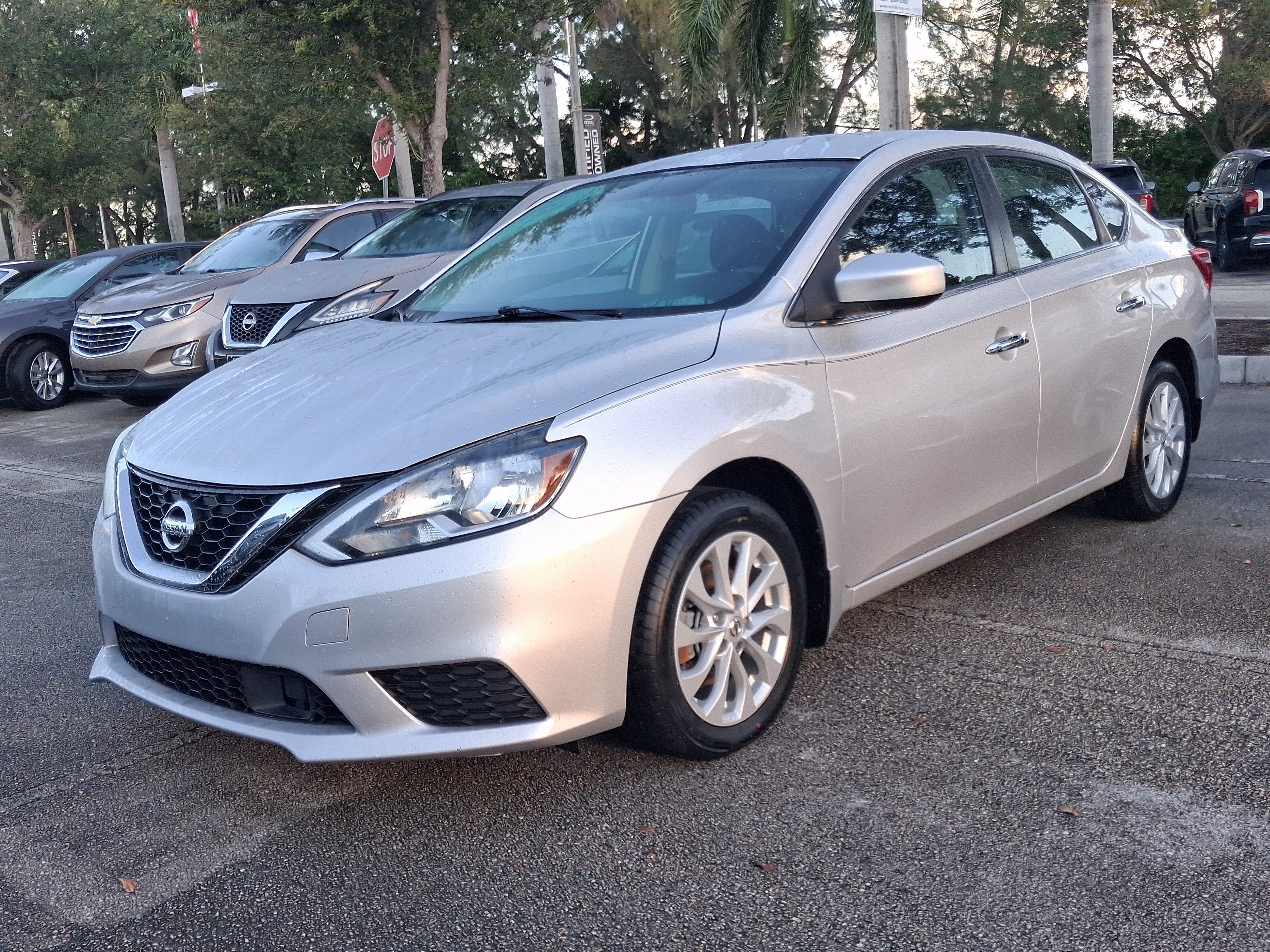 Used 2018 Nissan Sentra SV FWD image 2