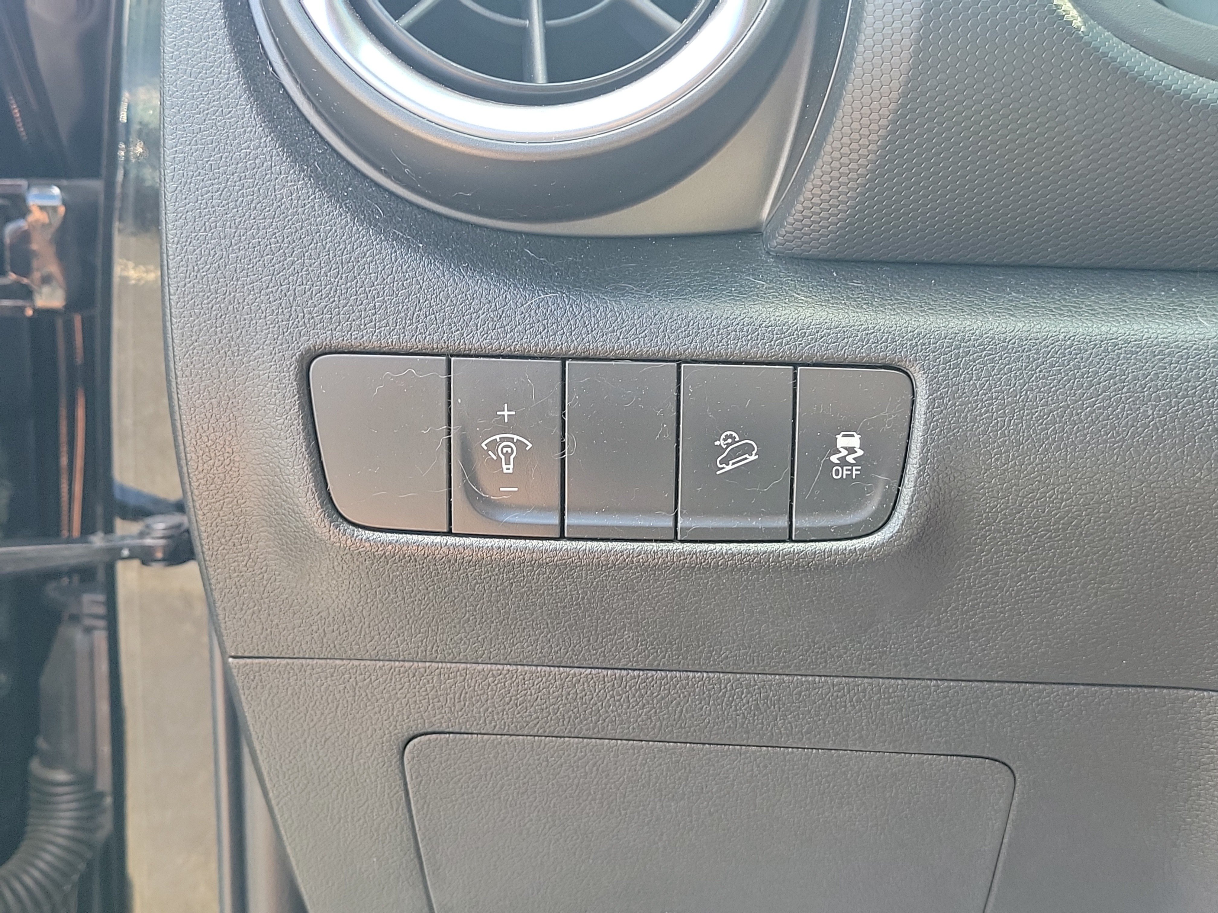 Used 2022 Hyundai Kona Limited AWD/4WD image 20