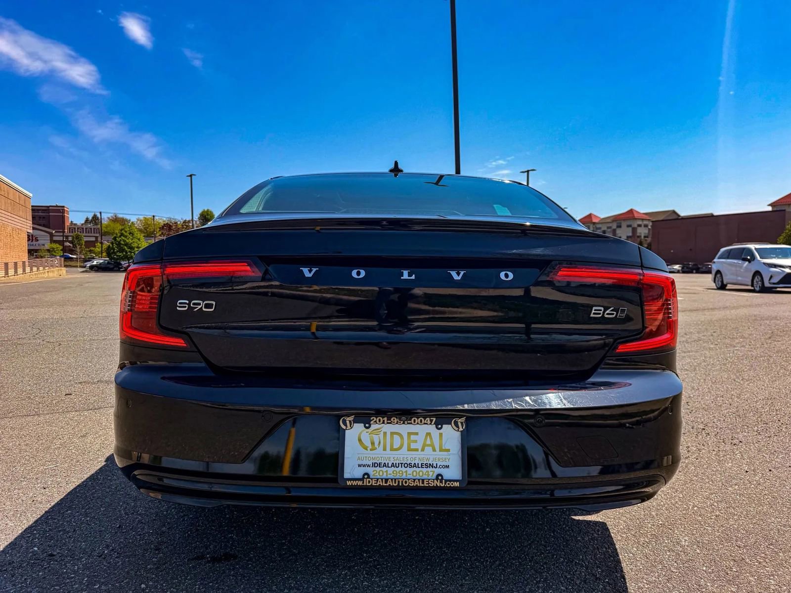 Used 2022 Volvo S90 B6 Momentum AWD/4WD image 7