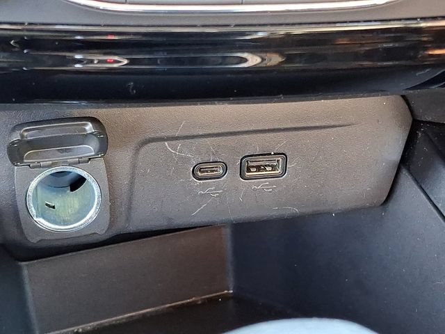 Used 2025 Chevrolet Trax LT FWD image 24