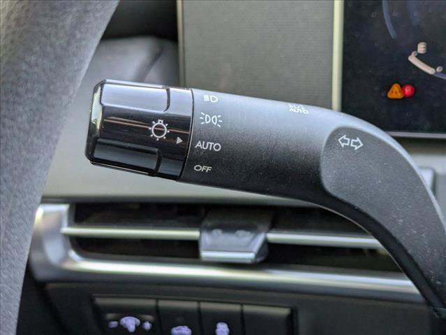 Used 2025 Hyundai Santa Cruz SEL FWD image 8