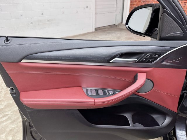 Used 2022 BMW X4 M40i w/ Premium Package image 10