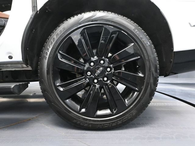 Used 2023 Lincoln Navigator L Reserve w/ Equipment Group 201A image 14