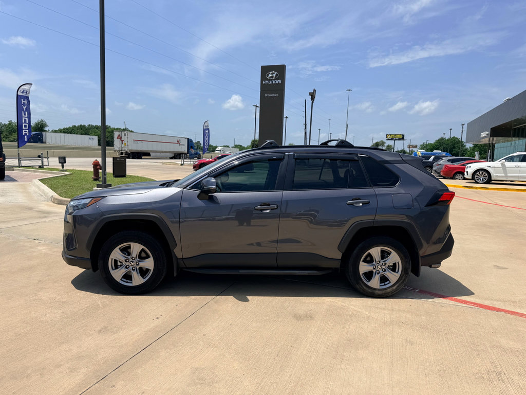 Used 2025 Toyota RAV4 XLE w/ Convenience Package FWD image 2