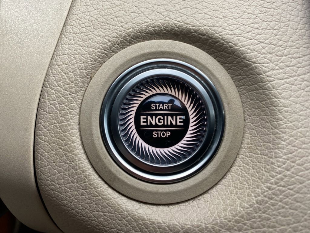 Used 2019 Mercedes-Benz C 300 4MATIC Cabriolet image 31