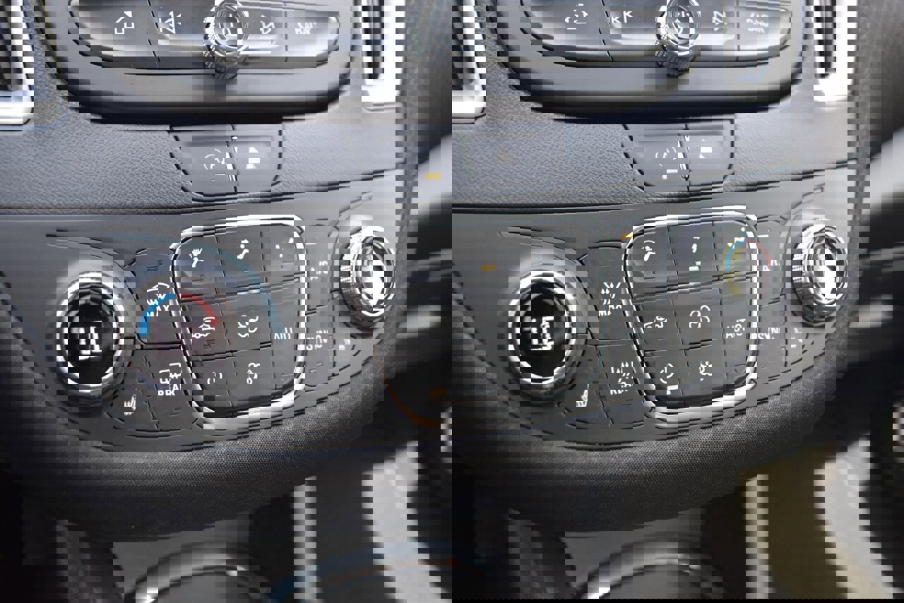 Used 2023 Chevrolet Malibu LT image 25