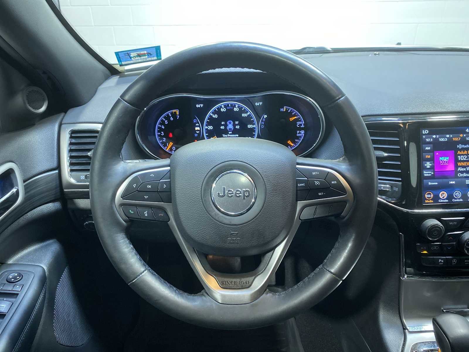 Used 2020 Jeep Grand Cherokee Altitude image 15