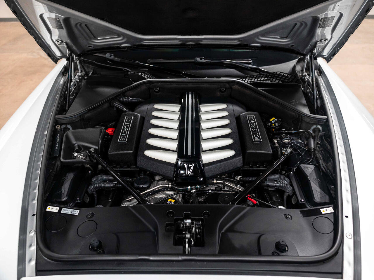 Used 2015 Rolls-Royce Wraith image 9