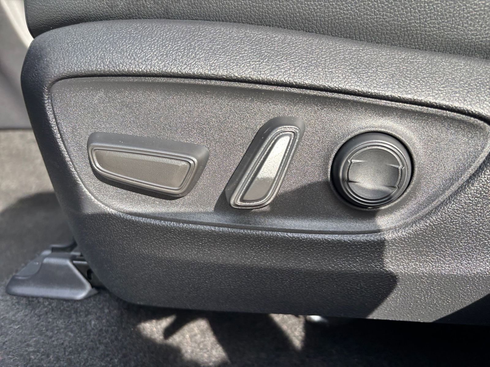 Used 2025 Toyota Grand Highlander FWD image 25