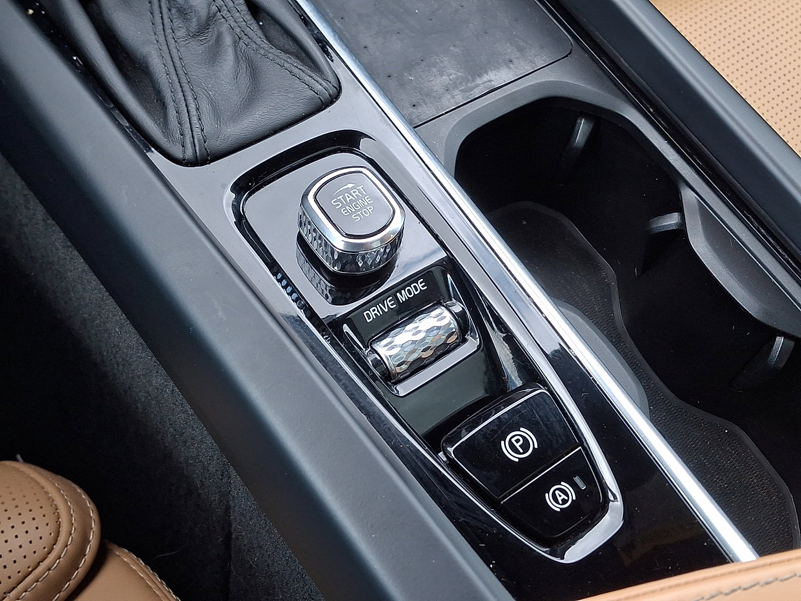 Used 2021 Volvo XC60 T5 Inscription w/ Advanced Package image 23