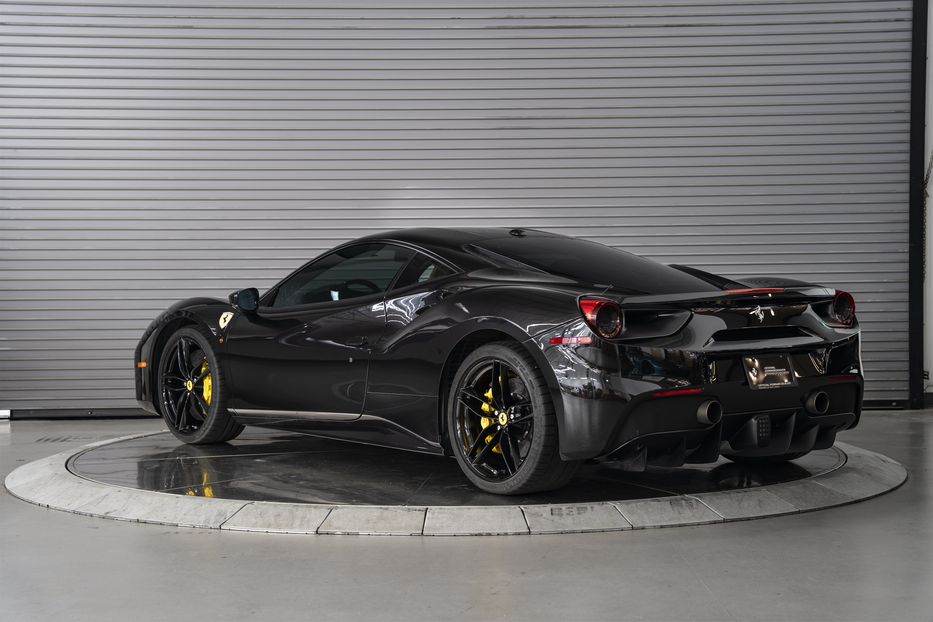 Used 2016 Ferrari 488 GTB RWD image 3