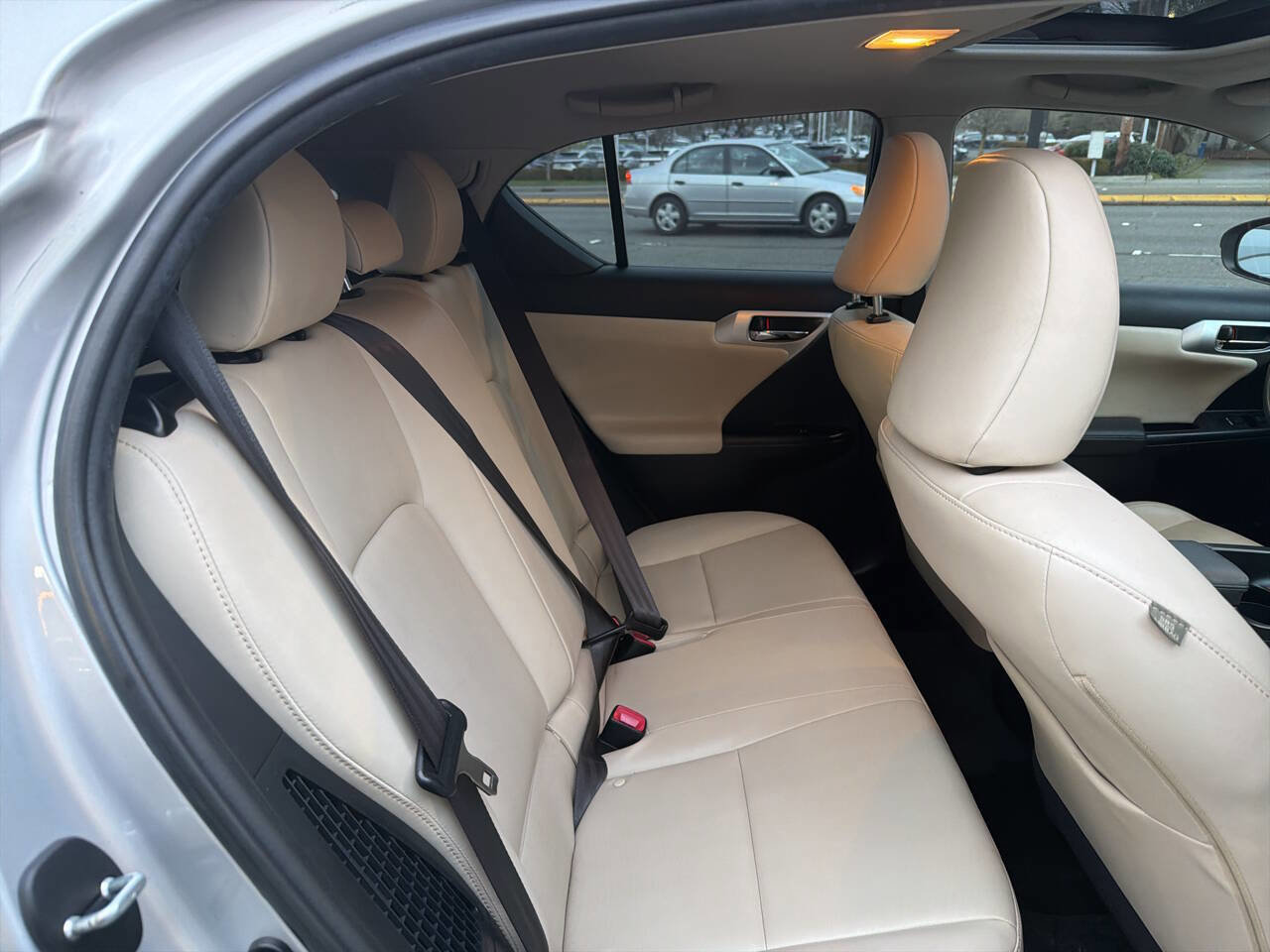 Used 2011 Lexus CT 200h Premium w/ Premium Audio Pkg image 15