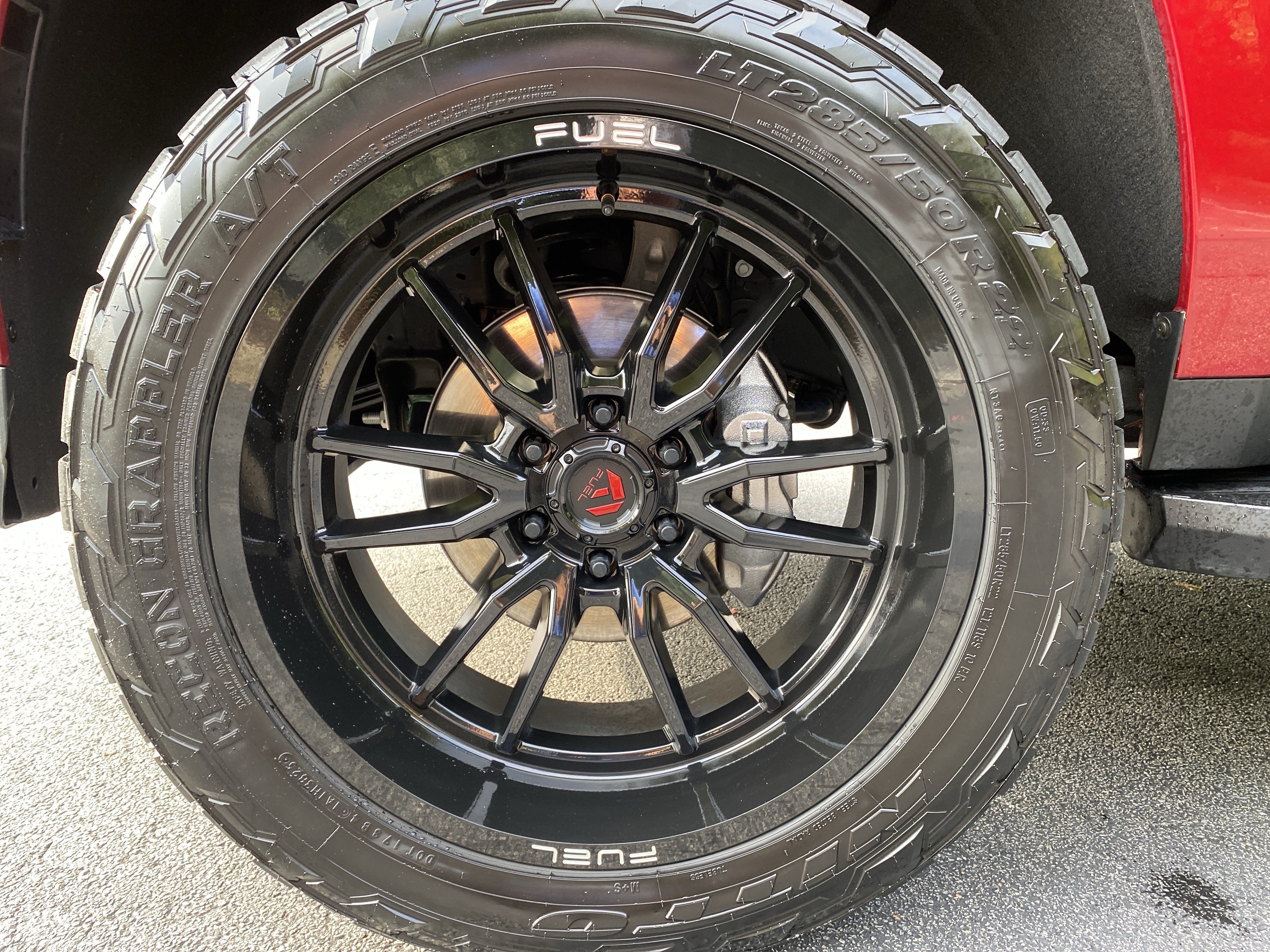 Used 2025 Chevrolet Tahoe High Country AWD/4WD image 45