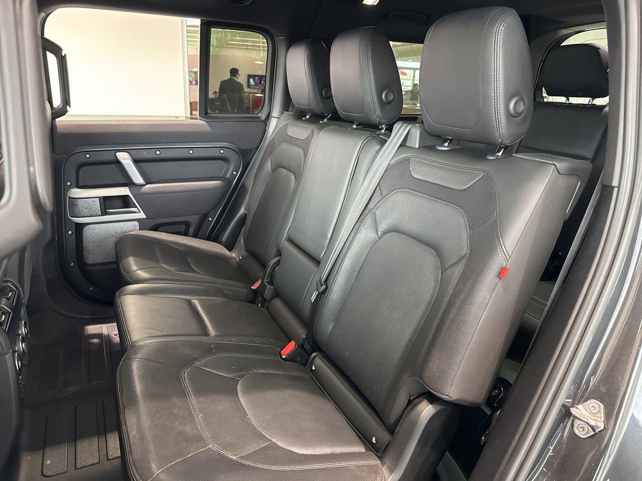 Used 2023 Land Rover Defender 130 X-Dynamic SE AWD/4WD image 42