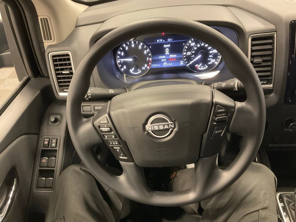 Used 2024 Nissan Frontier SV image 7