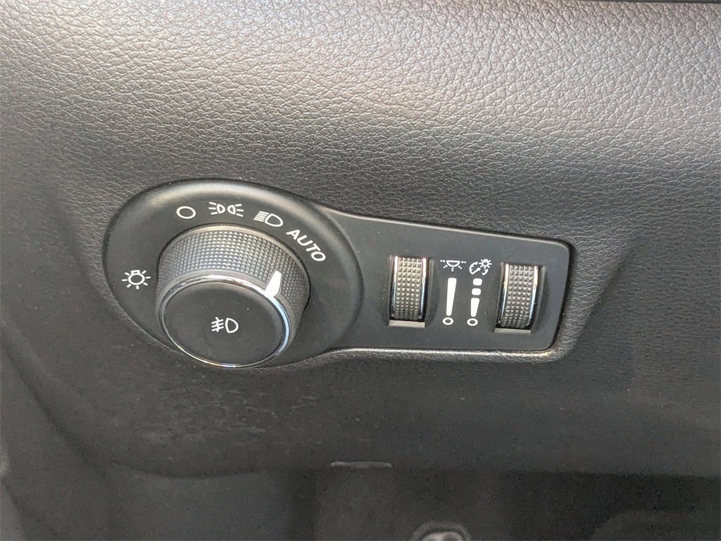 Used 2024 Jeep Compass Trailhawk image 27