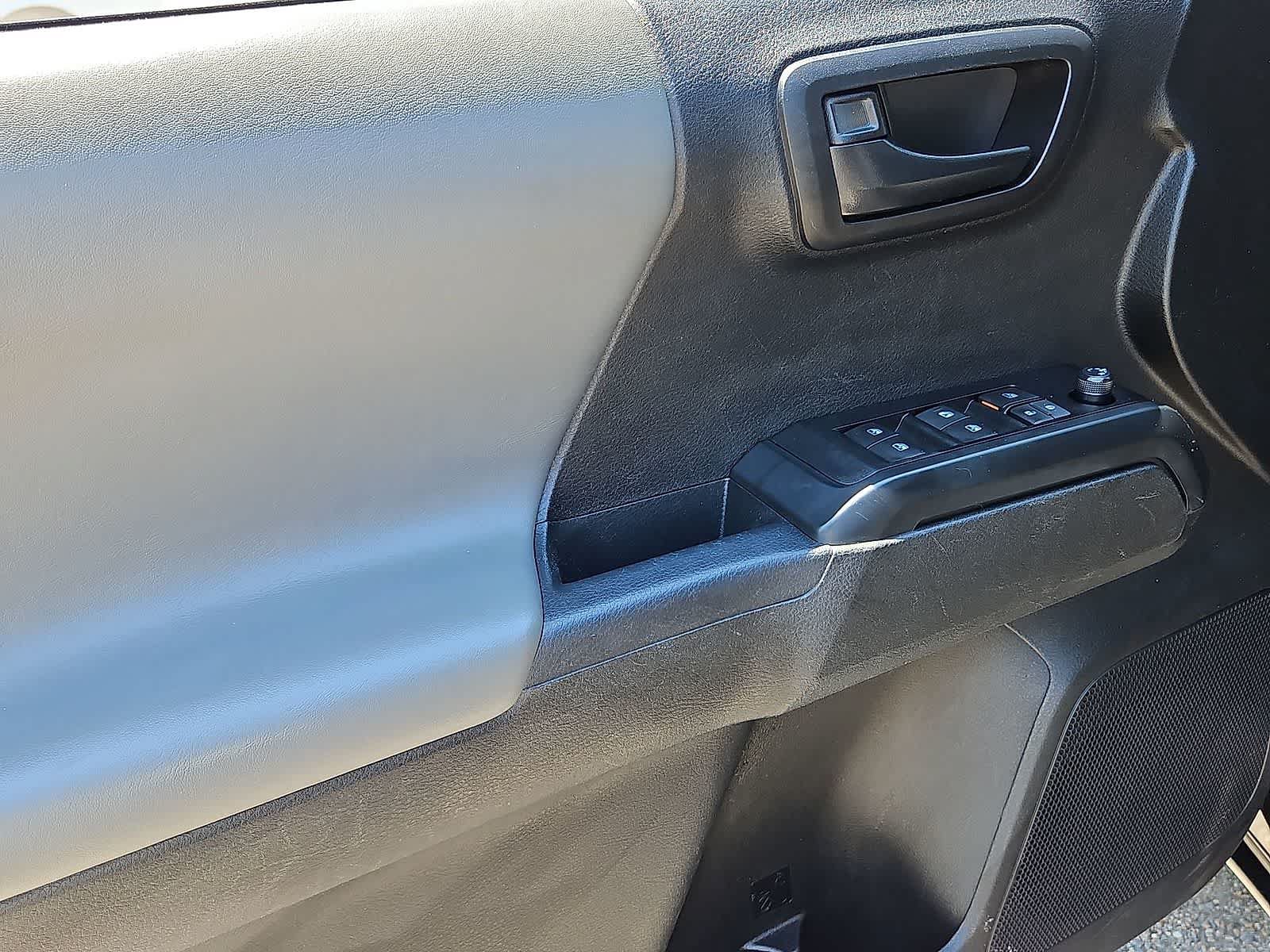 Used 2023 Toyota Tacoma SR w/ SR Convenience Package RWD image 26