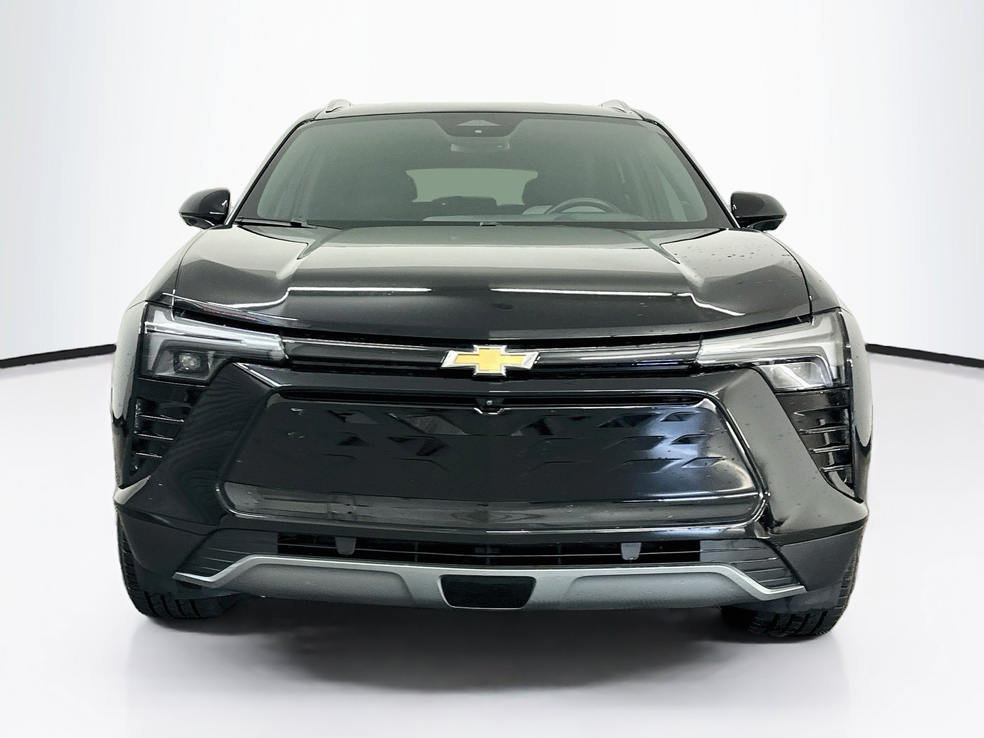 Used 2024 Chevrolet Blazer EV LT AWD/4WD image 2