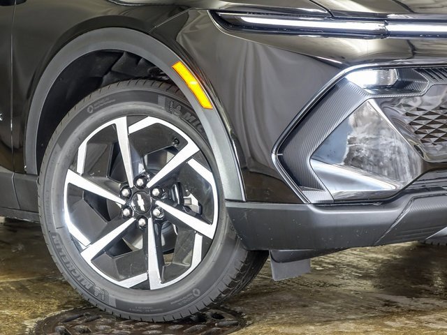 New 2026 Chevrolet Equinox EV LT image 4