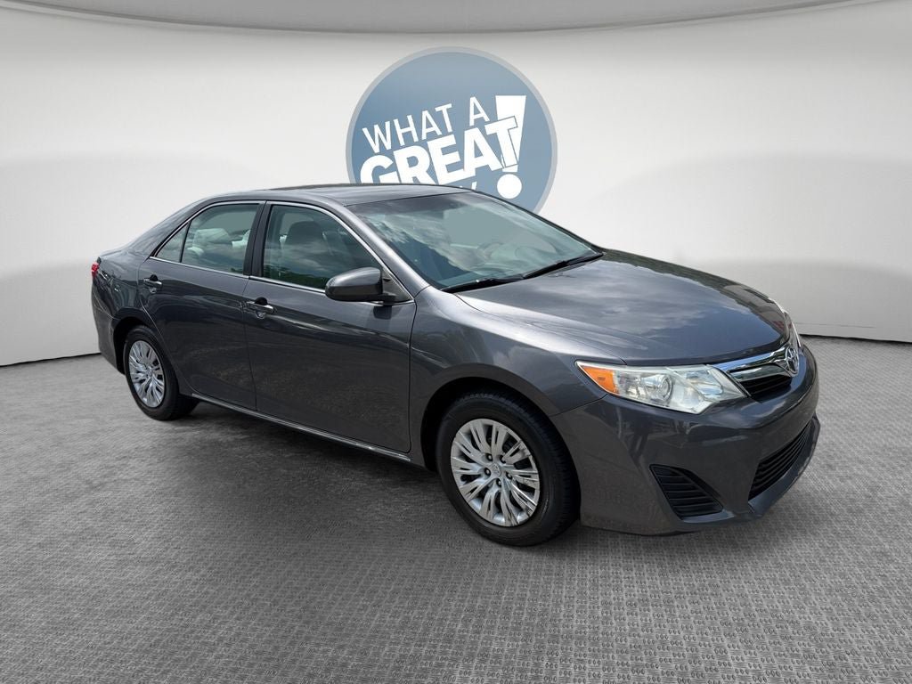 Used 2013 Toyota Camry LE FWD image 1