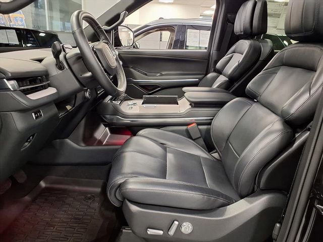 Certified 2025 Lincoln Navigator Reserve w/ Jet Appearance Package image 5