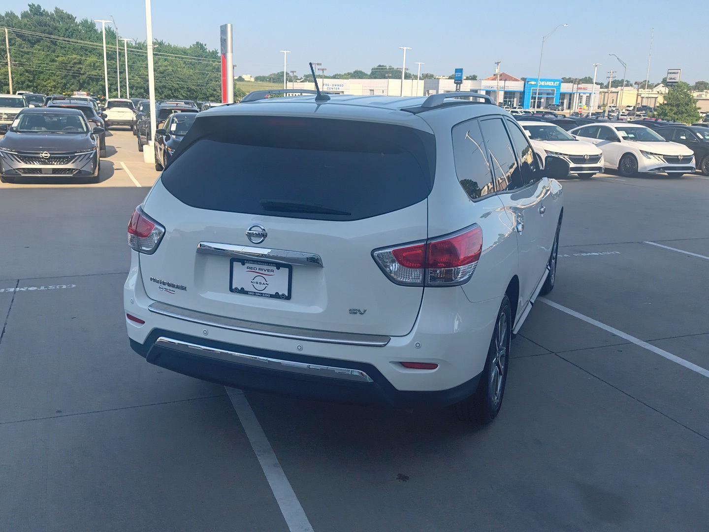 Used 2016 Nissan Pathfinder SV FWD image 7