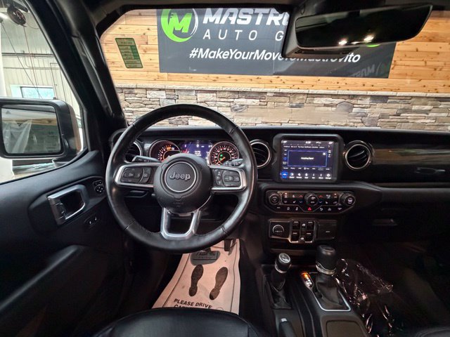 Used 2022 Jeep Wrangler Unlimited Sahara AWD/4WD image 19