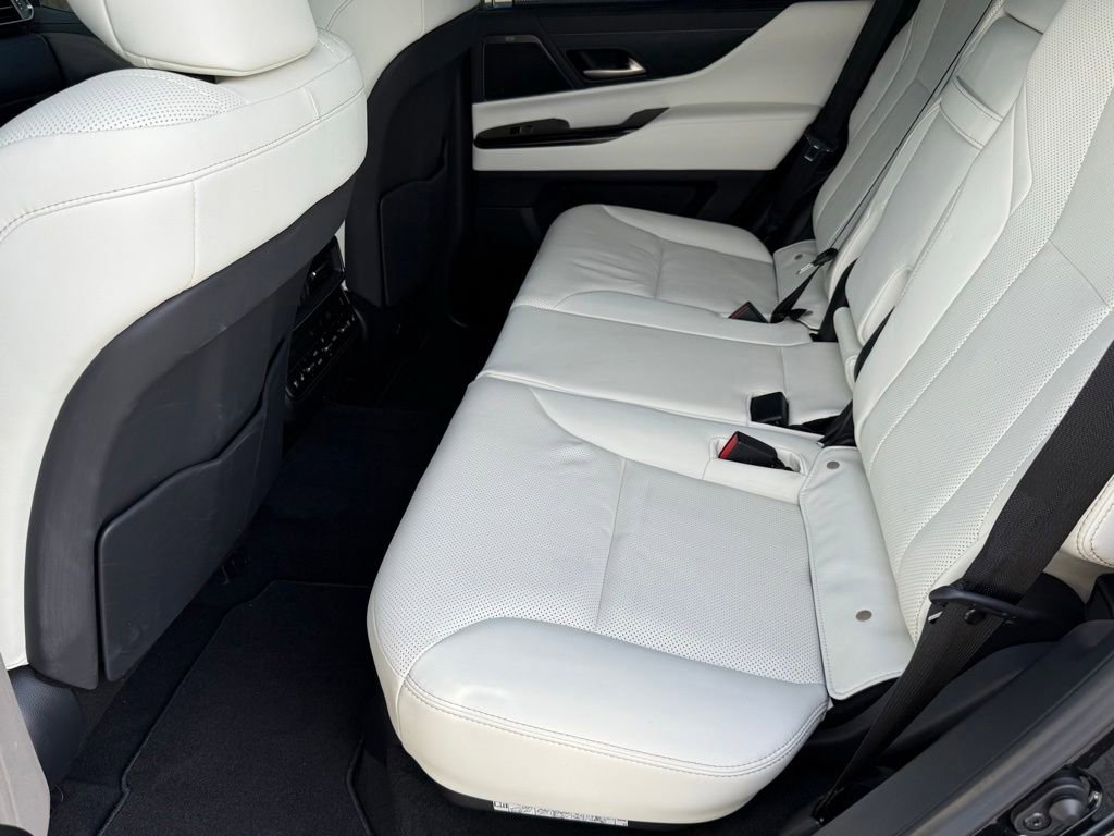 Used 2024 Lexus LX 600 4WD w/ Luxury Package image 37