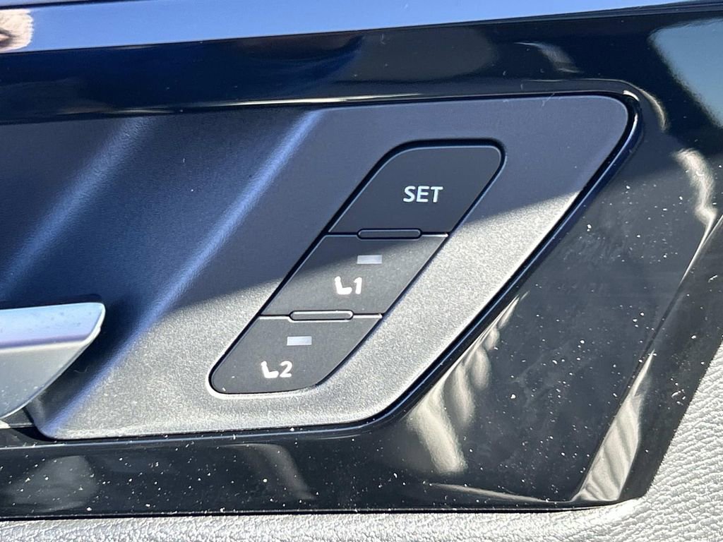 New 2026 Mitsubishi Outlander SEL FWD image 24