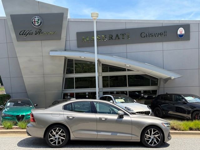 Used 2019 Volvo S60 T6 Momentum w/ Multimedia Package AWD/4WD image 3