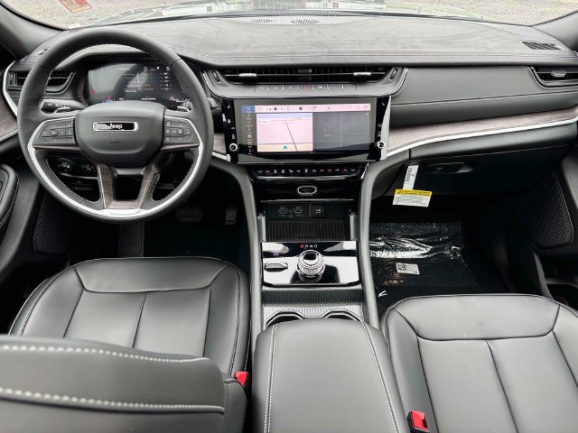 New 2027 Jeep Grand Cherokee Limited w/ Limited Altitude Package AWD/4WD image 11