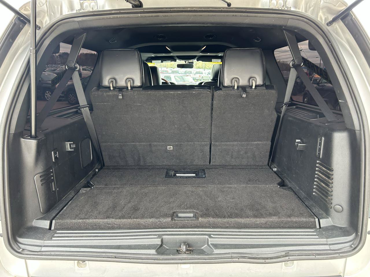 Used 2016 Lincoln Navigator L Select RWD image 18