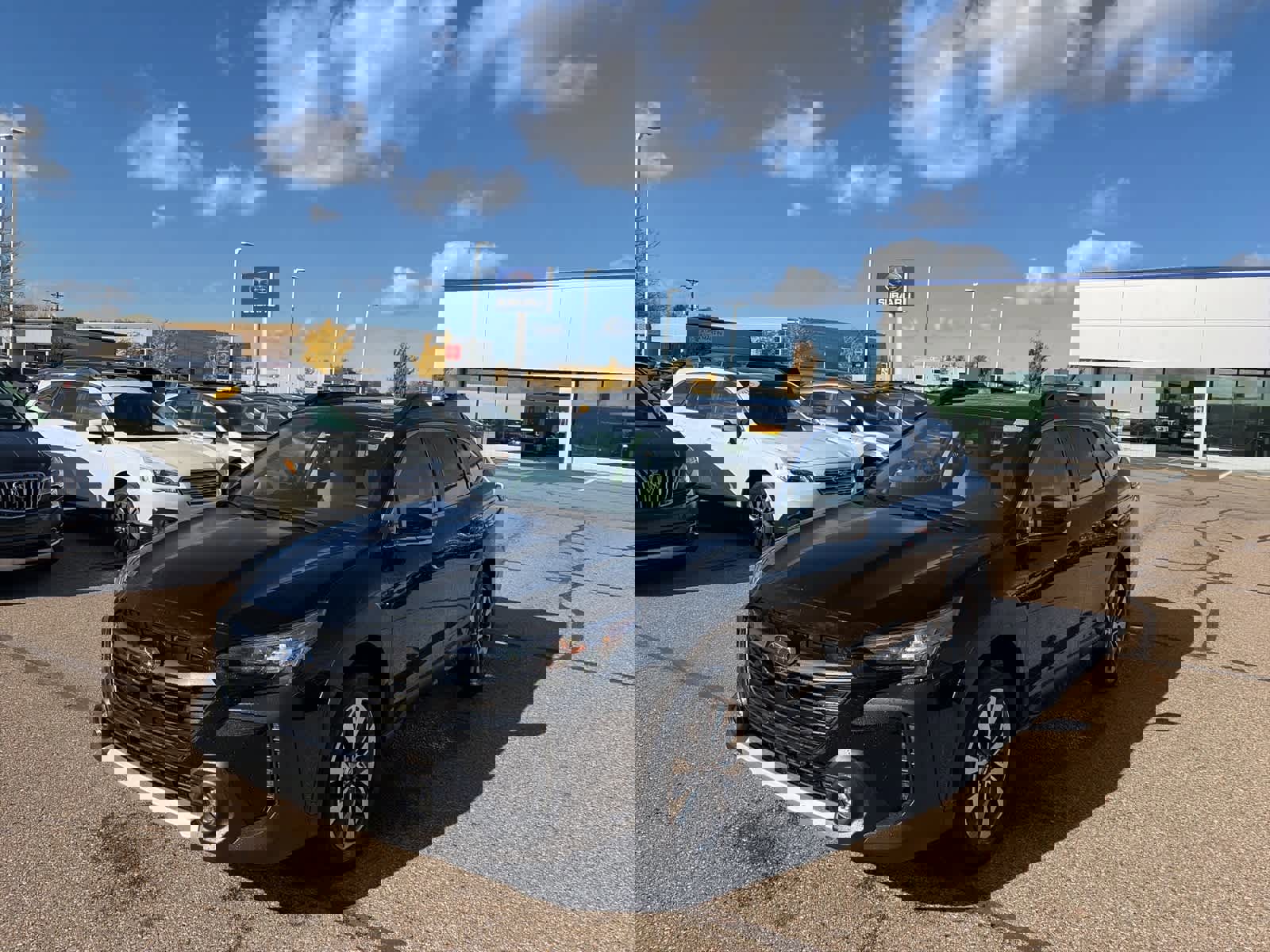 Used 2023 Subaru Outback Limited w/ Tech Package 2