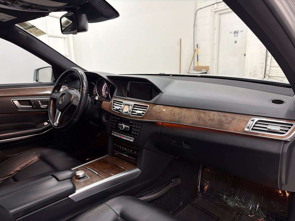 Used 2014 Mercedes-Benz E 350 4MATIC Sedan image 32