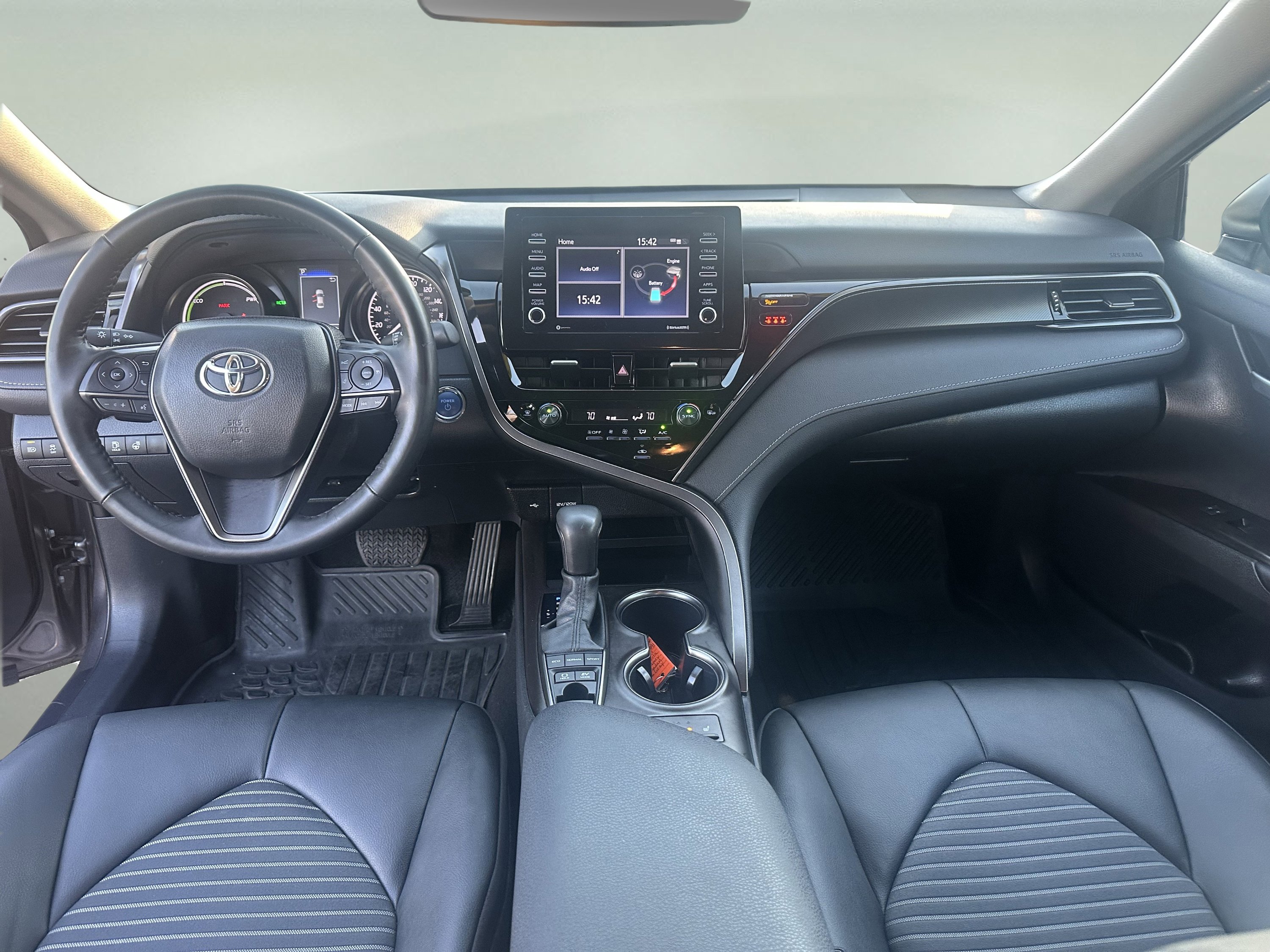 Used 2024 Toyota Camry SE image 11