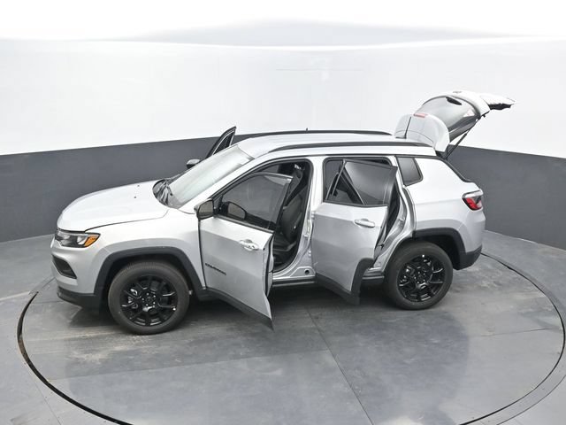 New 2025 Jeep Compass Latitude w/ Convenience Group AWD/4WD image 72