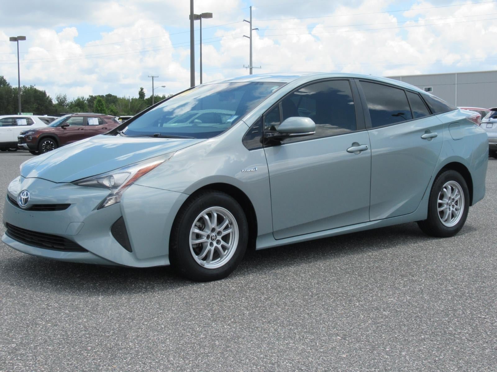 Used 2016 Toyota Prius Two FWD image 3