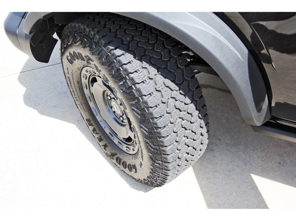 Used 2025 Ford Bronco Badlands w/ Sasquatch Package AWD/4WD image 10