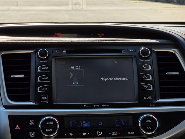 Used 2017 Toyota Highlander Limited AWD/4WD image 22