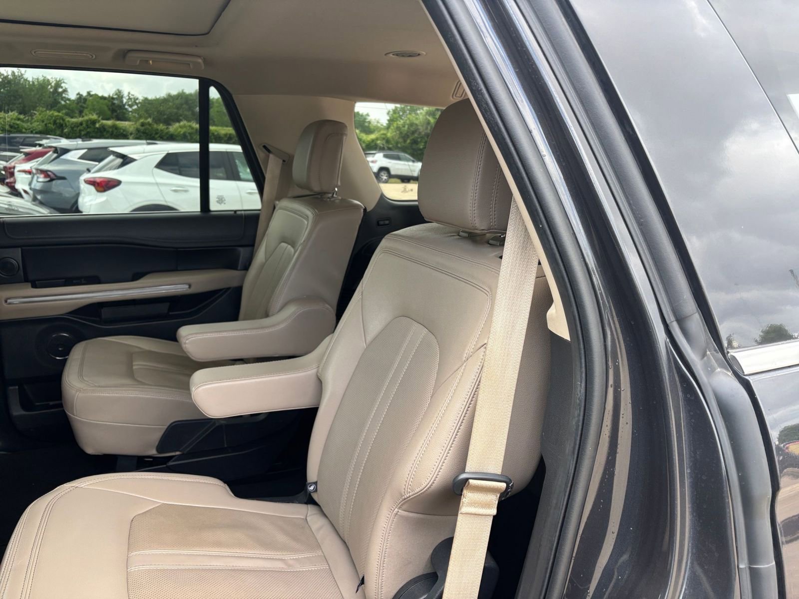 Used 2024 Ford Expedition Limited AWD/4WD image 40