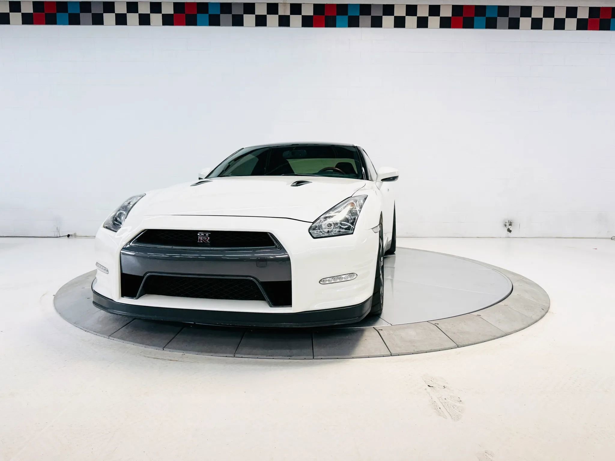 Used 2014 Nissan GT-R Black Edition AWD/4WD image 14