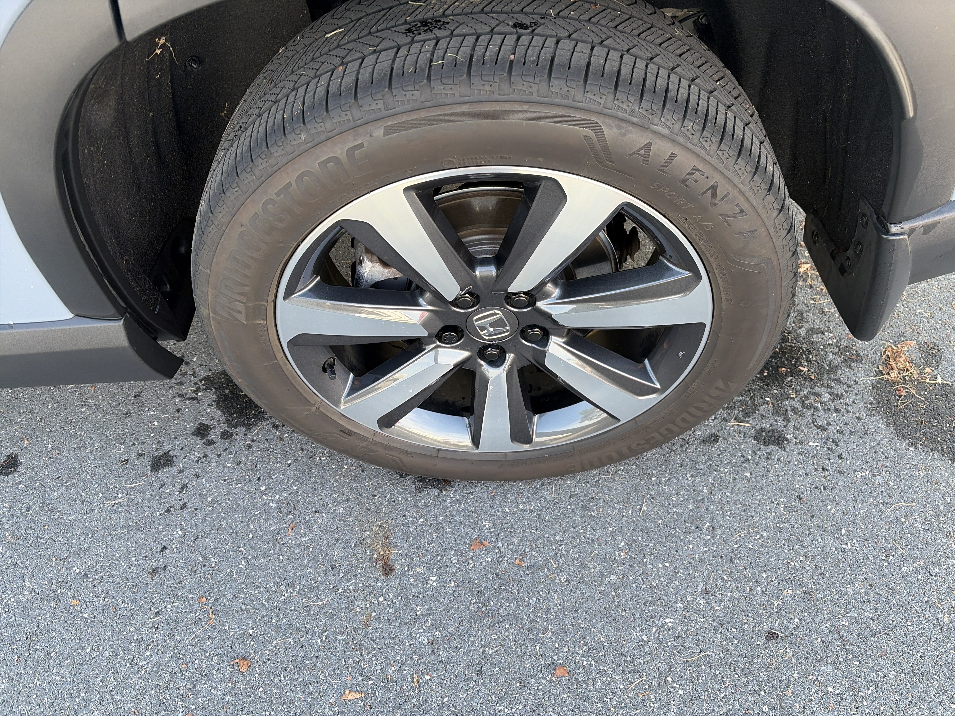 Used 2025 Honda Pilot Touring image 8