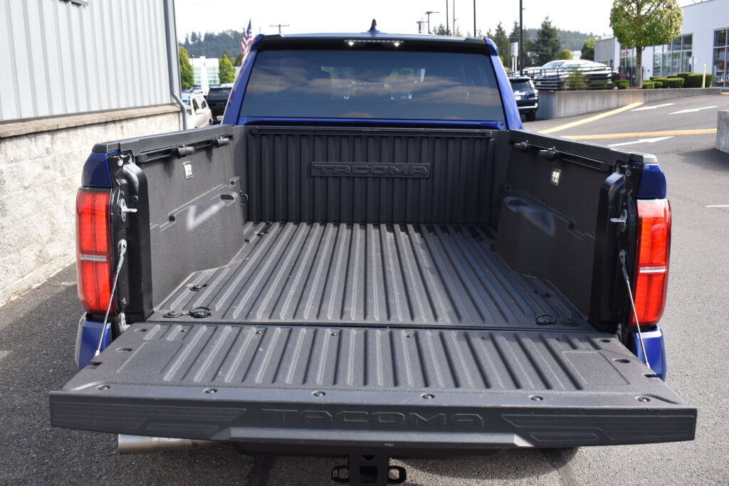 Certified 2025 Toyota Tacoma SR5 AWD/4WD image 21