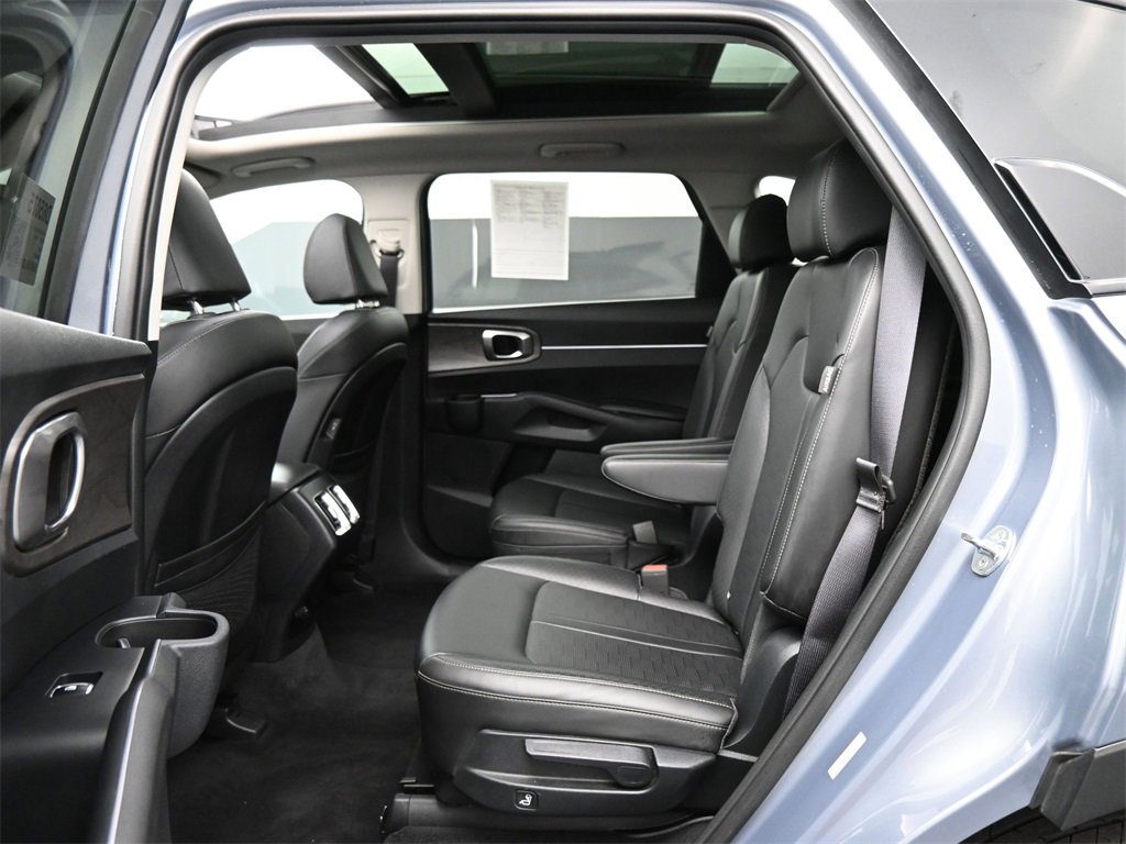 Used 2024 Kia Sorento X-Line EX image 17