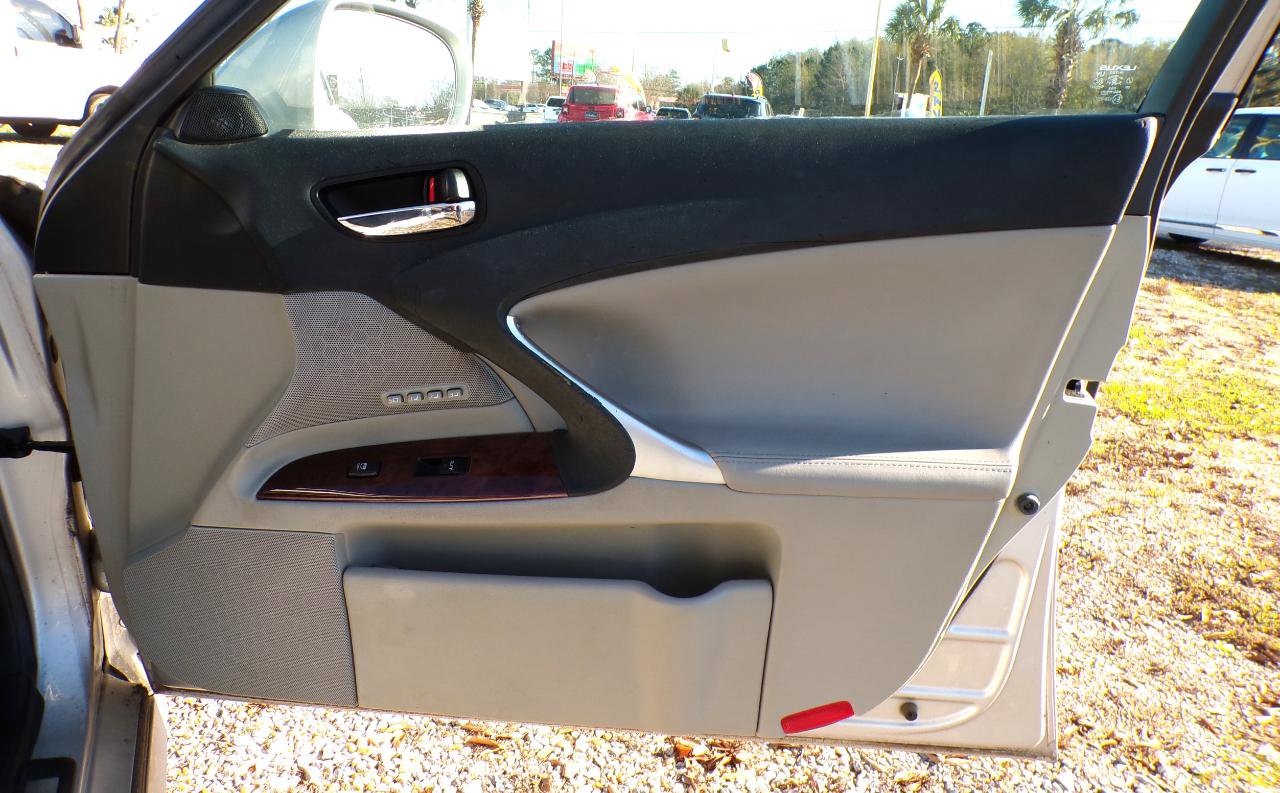 Used 2007 Lexus IS 350 RWD image 21