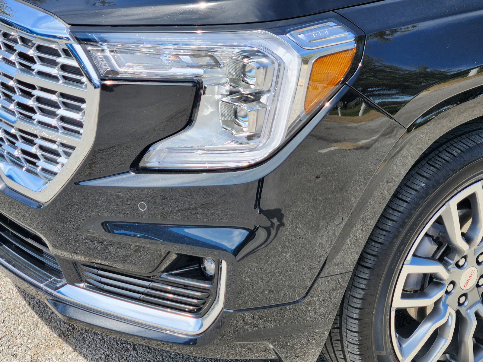 Used 2024 GMC Terrain Denali w/ Denali Premium Package image 28