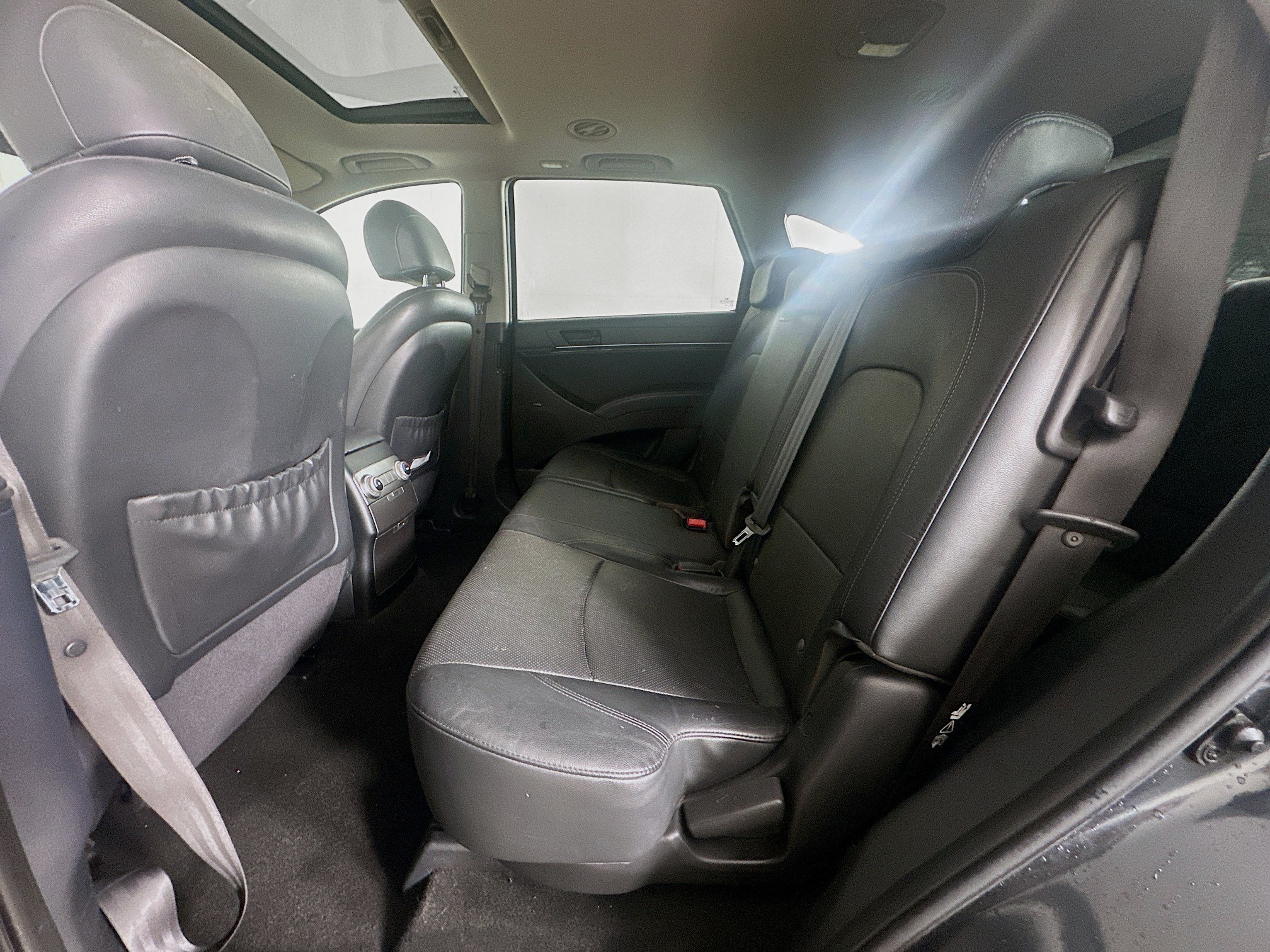 Used 2011 Hyundai Veracruz Limited FWD image 27