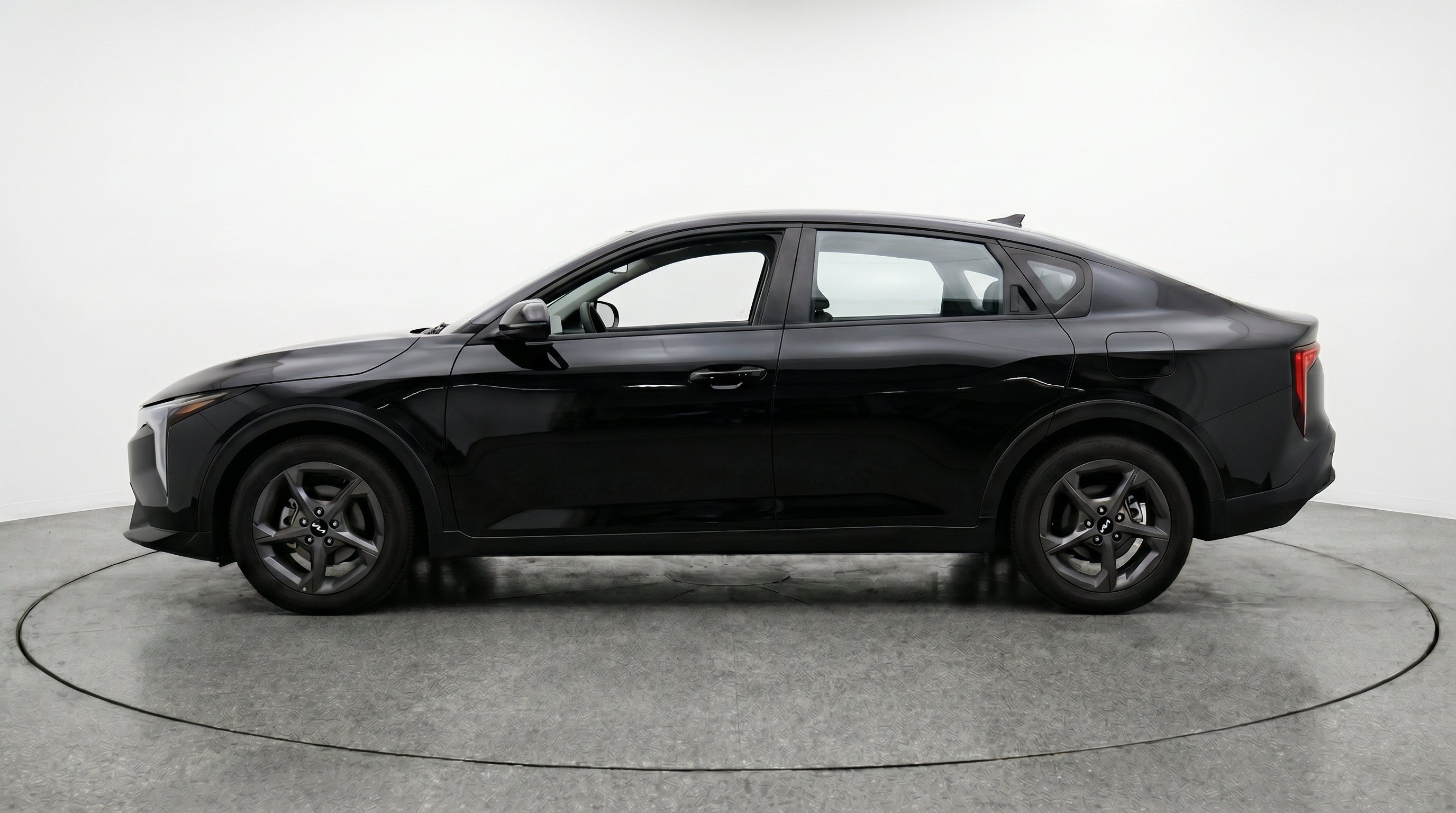 Used 2025 Kia K4 FWD image 5