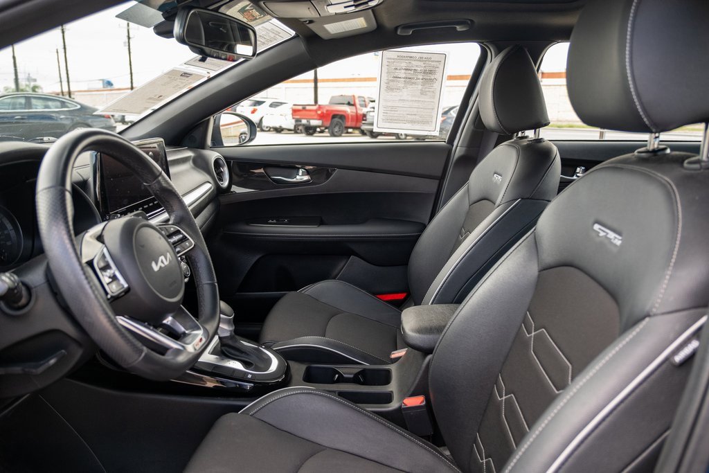 Used 2024 Kia Forte GT-Line w/ GT-Line Premium Package image 13